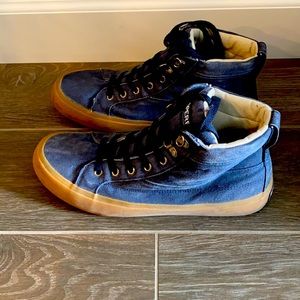 Sperry skater or boat shoe canvas shoes